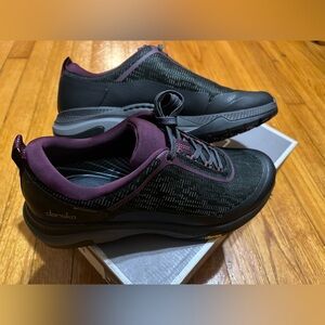 Dansko Women's Makayla Outdoor Waterproof Sneaker Sz 39/8.5-9